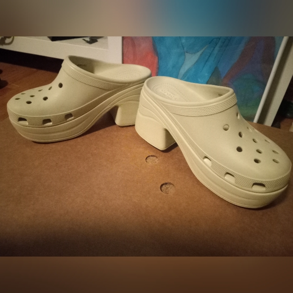 CROCS Women's Beige Platform Mules